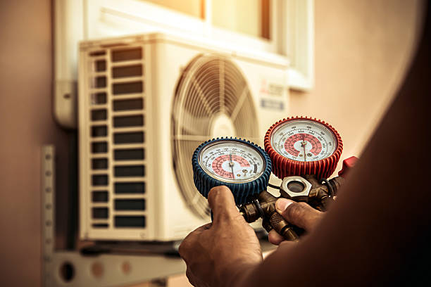 Professional Hvac Maintenance technician working in Linn, MO